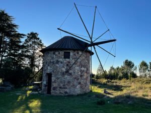 Visita al parco eolico e mulini a vento presso Penacova.